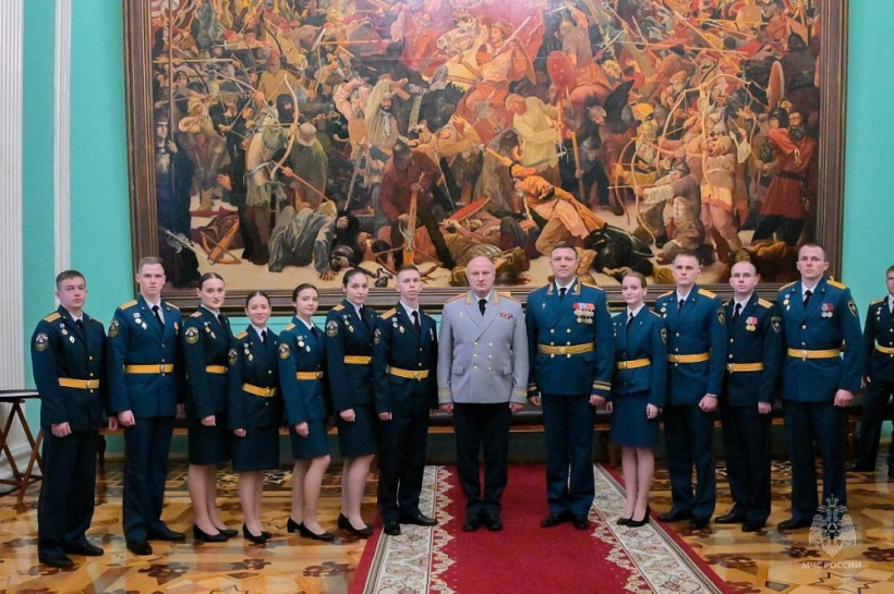 В Кремле с Владимиром Путиным встретились лучшие выпускники Академии