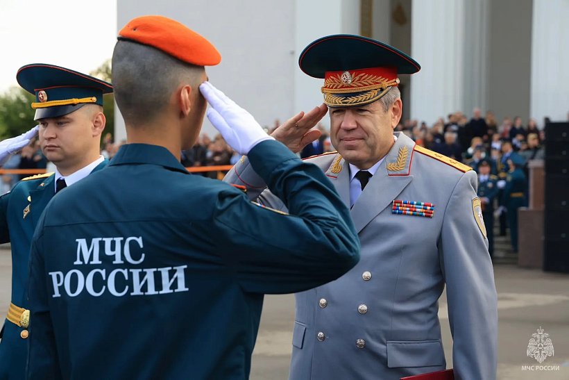 В Москве первокурсники Академии ГПС МЧС России приняли Присягу