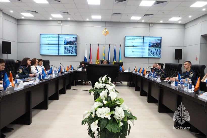 Личный состав Академии принимает участие в деловой программе Салона «Комплексная безопасность – 2024» 