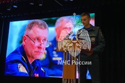 Личный состав Академии почтил память Героя России Евгения Николаевича Зиничева