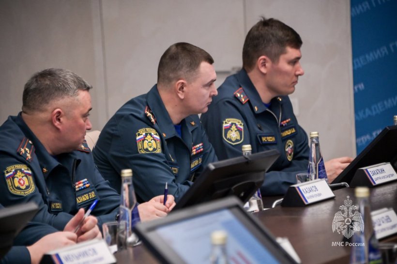 Заместитель главы МЧС России Вячеслав Бутко встретился со слушателями Академии