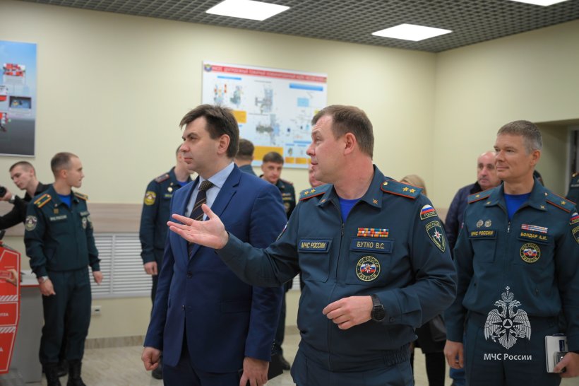 Заместитель Министра МЧС России Роман Курынин ознакомился с учебно-материальной базой Академии 