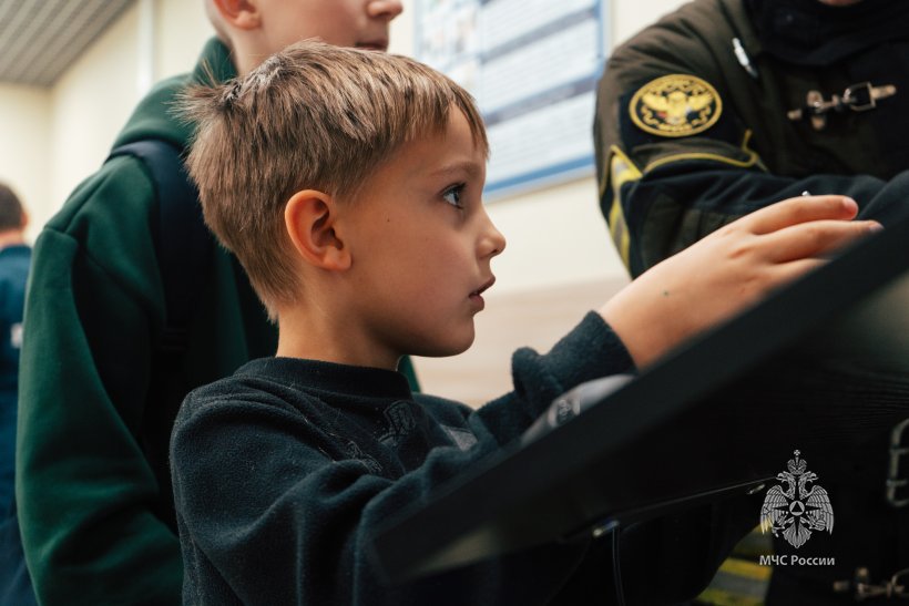 В Академии ГПС МЧС России побывали дети защитников Отечества