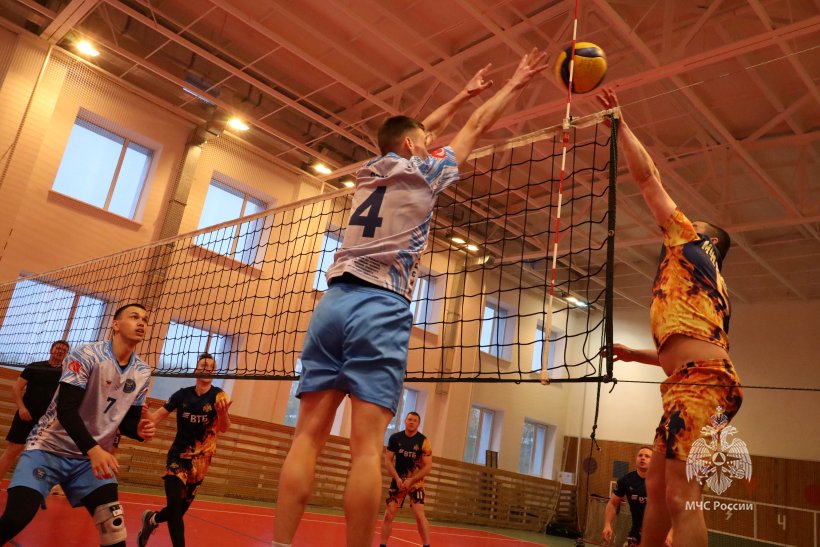  Сборная команда Академии одержала победу в турнире по волейболу