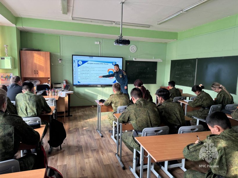 В период  с 23 по 27 сентября прошли выездные занятия с обучающимися 8-9 классов в рамках реализации цикла ознакомительных профессиональных проб «Кадетский класс – путь в профессию».  