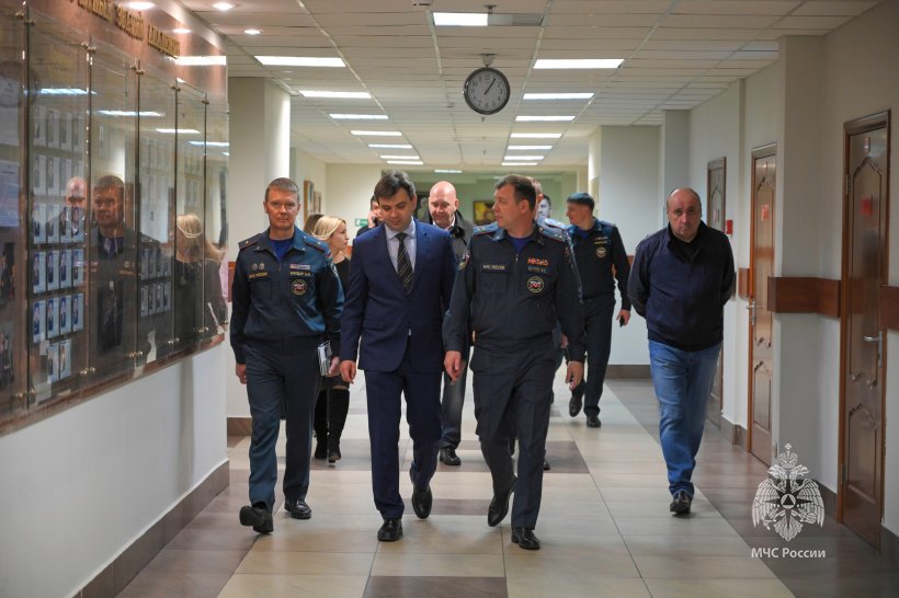 Заместитель Министра МЧС России Роман Курынин ознакомился с учебно-материальной базой Академии 
