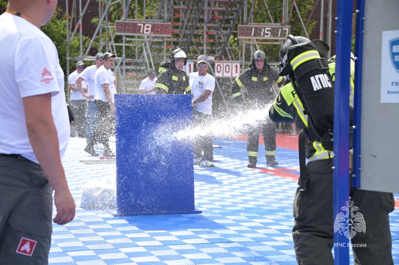 В Апаринках наградили победителей 1-ого международного гран-при профессионального мастерства пожарных и спасателей