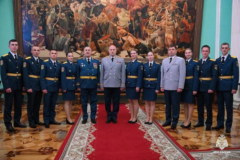 В Кремле с Владимиром Путиным встретились лучшие выпускники вузов МЧС России
