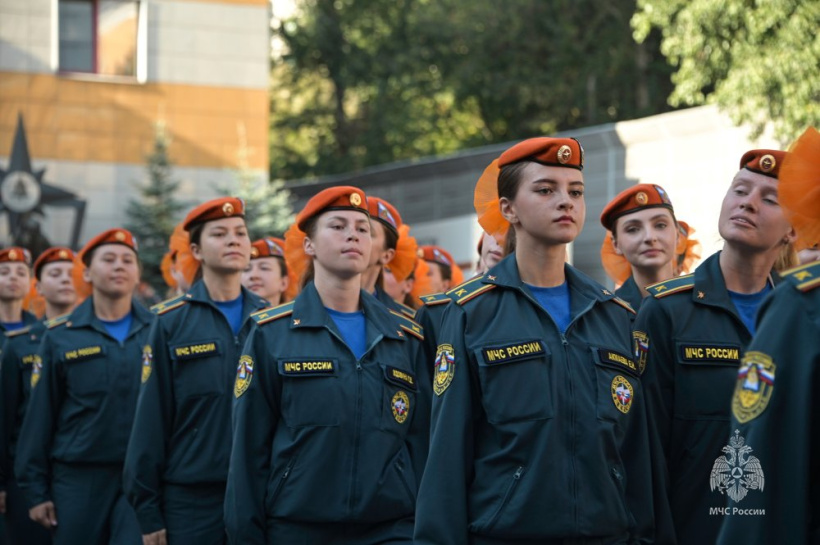 В Академии прошла торжественная линейка, посвященная Дню знаний