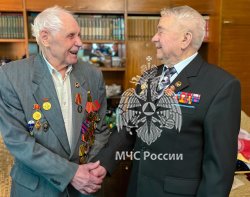 Личный состав Академии поздравил ветеранов с Днем Победы