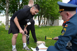 Личный состав Академии ГПС МЧС России провел военно-патриотическую игру «Зарница»