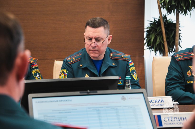 Заместители главы МЧС России провели занятия со слушателями Академии