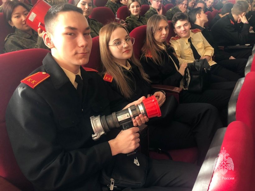 Кадеты Московских школ посетили Академию ГПС МЧС России