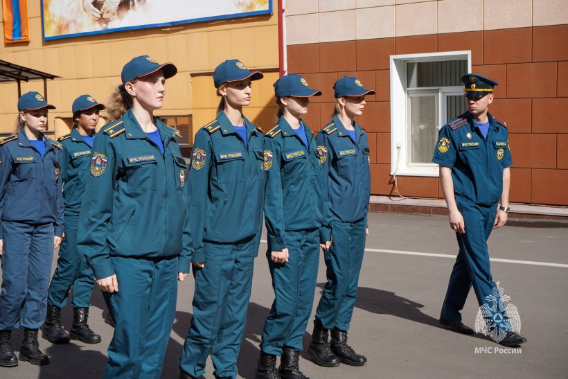 В Академии проходит курс молодого бойца для первокурсников