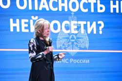 Представители Лиги безопасного Интернета провели очередной специальный урок для сотрудников и курсантов Академии