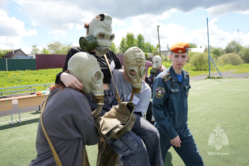 Личный состав Академии ГПС МЧС России провел военно-патриотическую игру «Зарница»