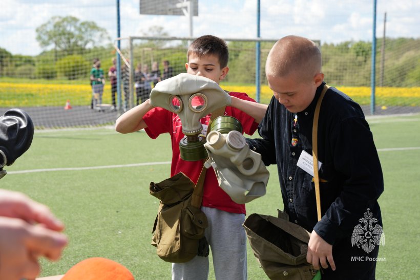 Личный состав Академии ГПС МЧС России провел военно-патриотическую игру «Зарница»