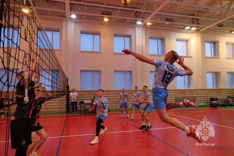  Сборная команда Академии одержала победу в турнире по волейболу