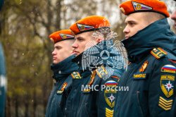 Личный состав Академии возложил цветы к Могиле Неизвестного в Александровском саду