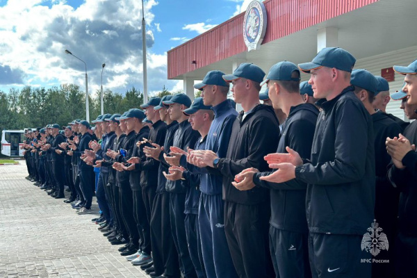 Курсанты первого курса продолжают знакомиться с коллективом вуза