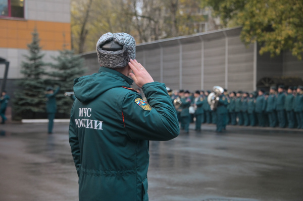 На плацу Академии состоялось построение переменного и постоянного состава