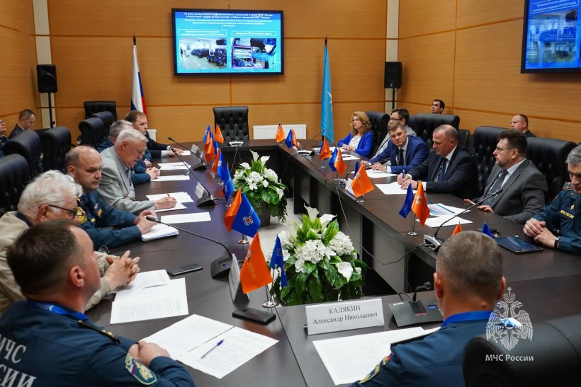 Актуальные вопросы деятельности молодых ученых обсудили на площадке Салона