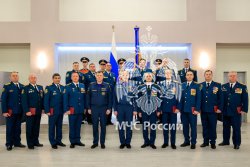 Глава МЧС России вручил дипломы выпускникам Академии ГПС МЧС России