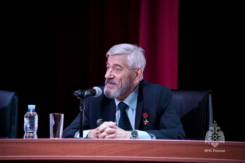 В Академии состоялся «Урок мужества» с Героем Советского союза Борисом Лялиным