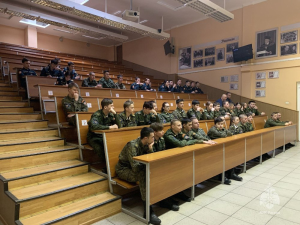 Академию ГПС МЧС России посетили кадеты