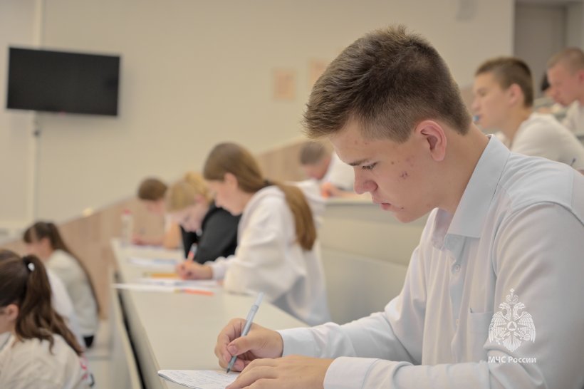 Сегодня в Академии прошёл один из сложнейших этапов абитуриентских сборов – вступительный экзамен по математике