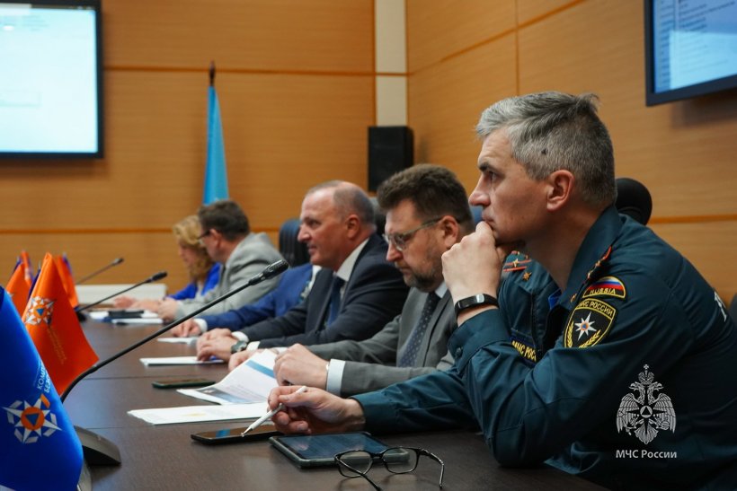 Актуальные вопросы деятельности молодых ученых обсудили на площадке Салона