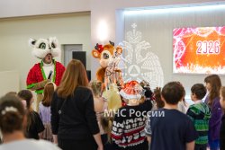 Новогодний детский праздник прошел в Академии