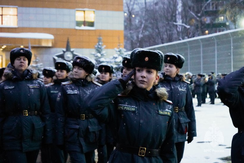 На плацу Академии состоялось построение переменного и постоянного состава