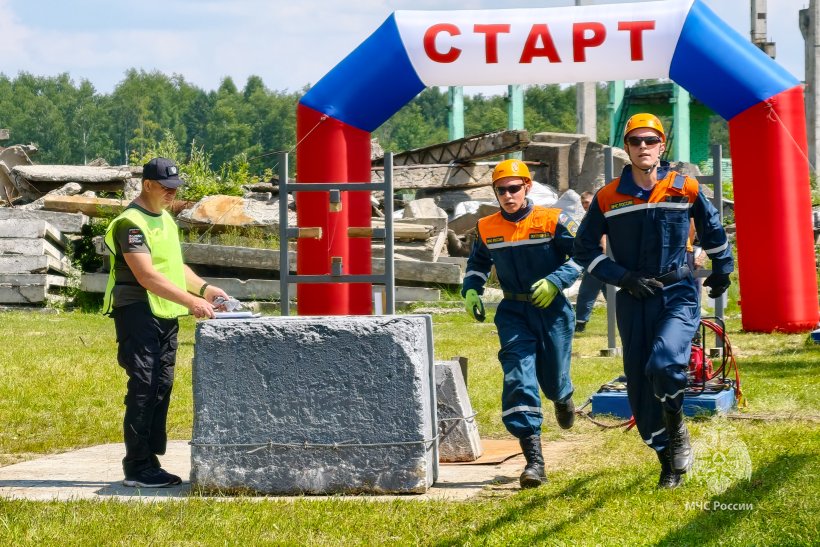 В МЧС России завершились соревнования по спасательному спорту