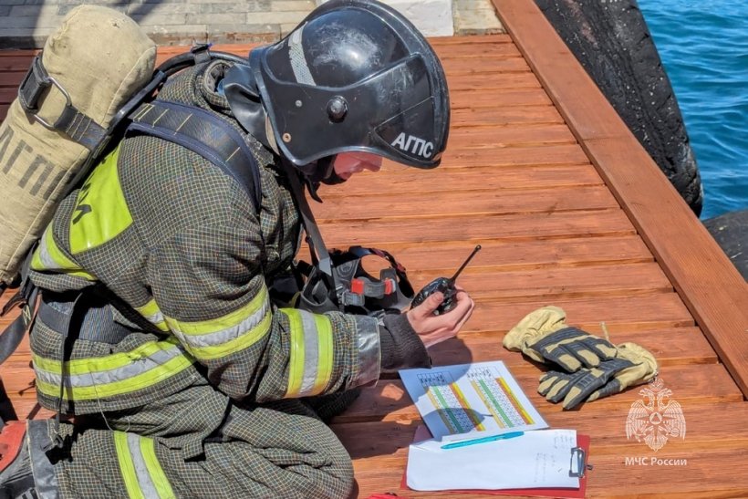 Курсанты Академии приняли участие в пожарно-тактических учениях в Геленджике